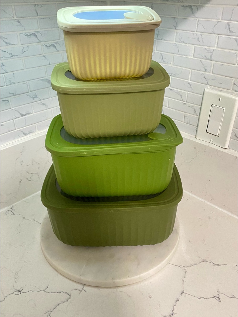 Green Mixing and Storage Bowls with Lids - 8 Pc Set